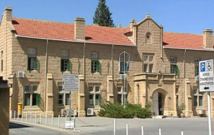 Έβλεπε παιδική ταινία και αυνανιζόταν μπροστά σε παιδιά σε σινεμα στη Λευκωσία