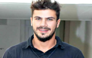 Άκης Πετρετζίκης: Ντύθηκε ξωτικό! Δείτε την απολαυστική φωτογραφία!