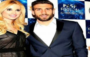 Χριστιάνα Αριστοτέλους – Γιώργος Εφραίμ: Μαζί με την Μελίνα τους στόλισαν το χριστουγεννιάτικο τους δέντρο στο σαλόνι του σπιτιού της