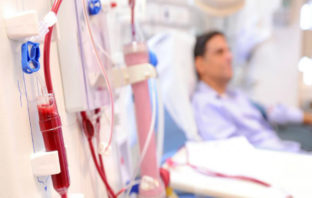 Νεφροπαθής αναγκάζεται να μεταβαίνει στα κατεχόμενα για θεραπεία