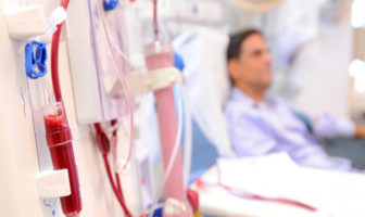 Νεφροπαθής αναγκάζεται να μεταβαίνει στα κατεχόμενα για θεραπεία