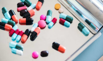 Άσχημα νέα για την ασπιρίνη: Περισσότερο επιβαρύνει παρά προλαμβάνει εγκεφαλικά ή εμφράγματα