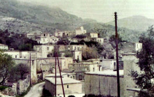 Συγκλονιστική μαρτυρία της Κύπριας που βιάστηκε 12 ετών από τους εισβολείς του Αττίλα. «Είδα τον αδελφό μου με κομμένο κεφάλι». Η σφαγή στο χωριό Σύσκληπος