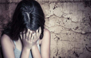 Φρίκη: 13χρονη αυτοκτόνησε μετά από ομαδικό βιασμό της από έξι άντρες