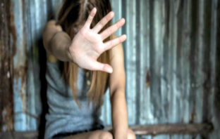Βιασμός 12χρονης στη Μάνη: Μετά τον ιερέα στο κάδρο κι ο παππούς της