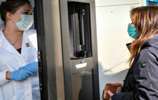 Κορωνοϊός: Όλα όσα πρέπει να γνωρίζετε – Τα συμπτώματα και τι να προσέξετε