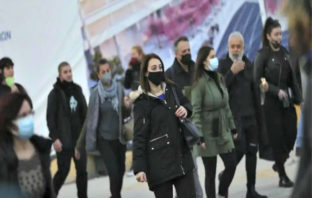 Αυτό είναι τo πιο ανησυχητικό και άγνωστο μέχρι σήμερα προειδοποιητικό σημάδι της Όμικρον